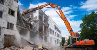 Промышленный демонтаж зданий Чебоксары, цена от 2975 руб.